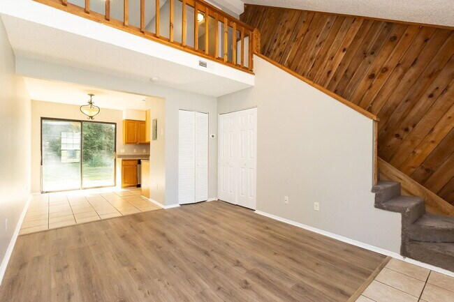 Foto del edificio - 1120 McBrien Rd
