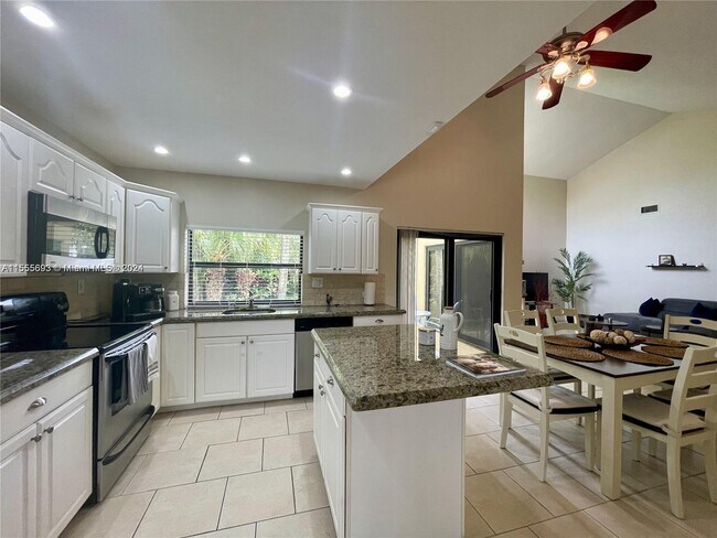 Building Photo - 20910 Estada Ln