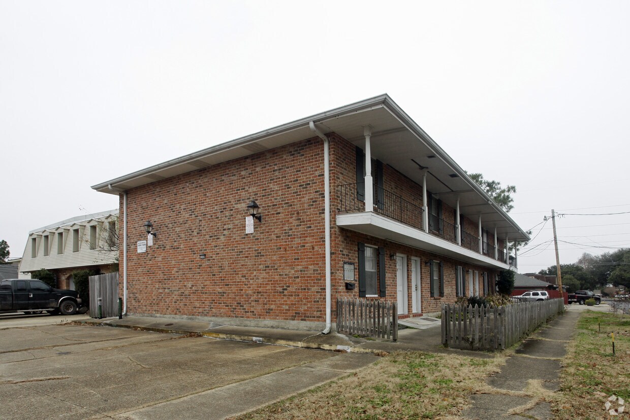 Foto principal - 1358 Lake Ave
