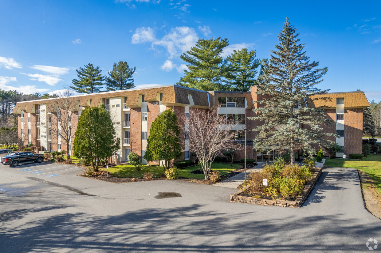 Primary Photo - Kingswood Park Condominiums