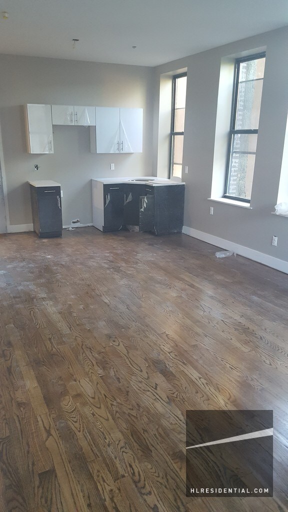 Foto del edificio - 275 Miller Ave