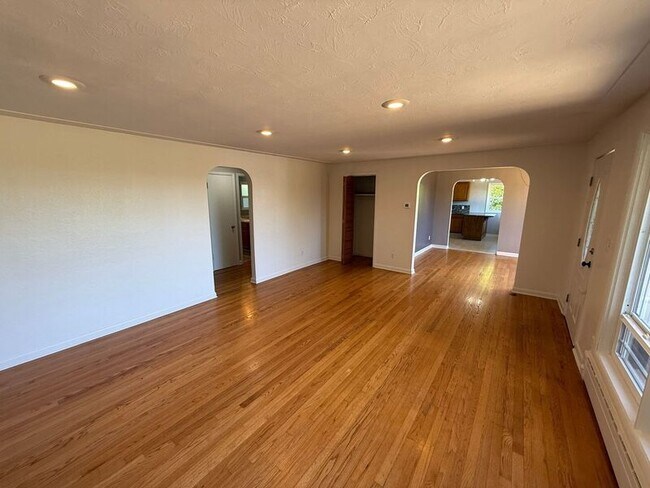 Foto del edificio - 1740 Glen Creek Rd NW