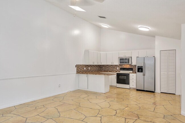 Foto del edificio - 5524 Eagle Lake Dr