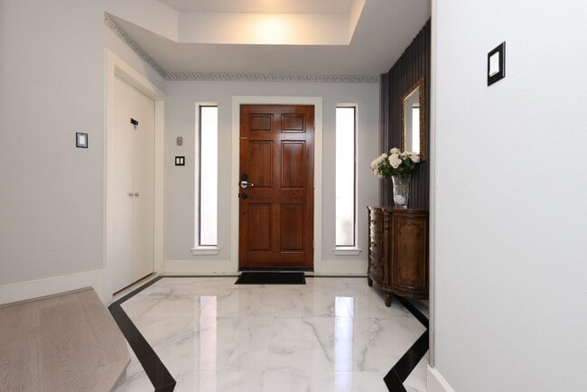 Foto del edificio - 9715 Riddlewood Ln