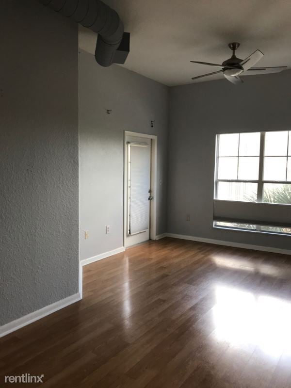 Building Photo - 2410 W Azeele St