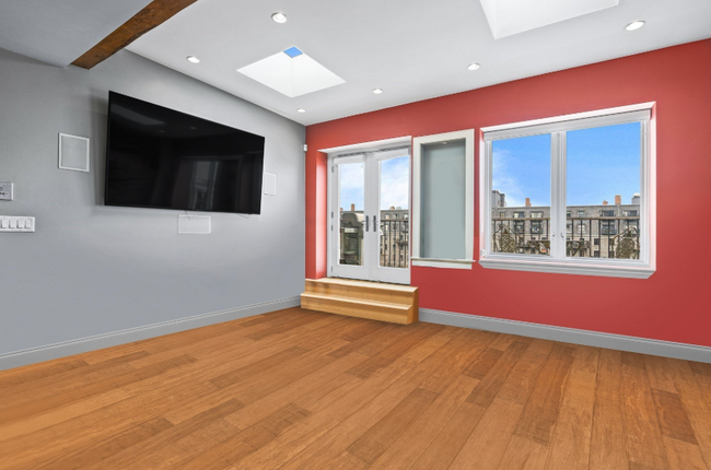 Building Photo - 39 Commercial Wharf