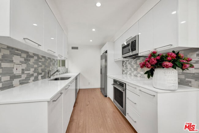 Building Photo - 4720 Park Granada