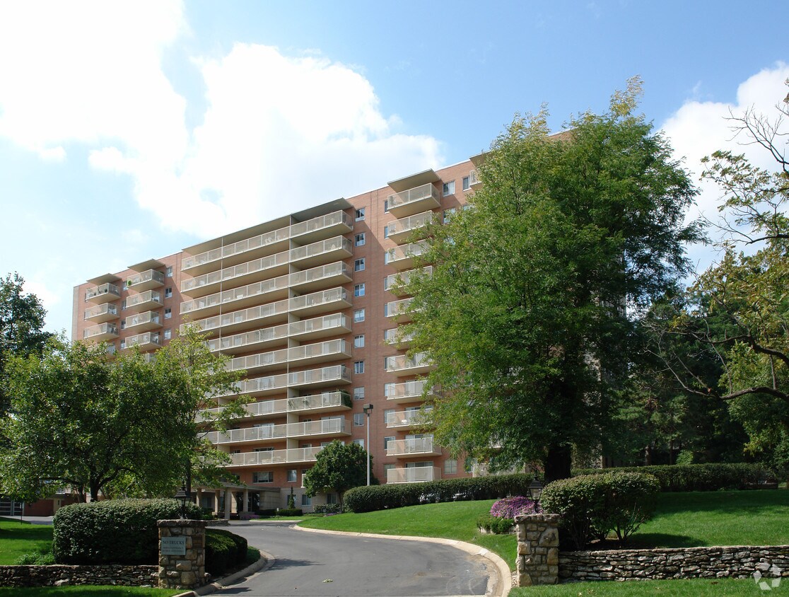 Oak Hall Apartments Kansas City, MO