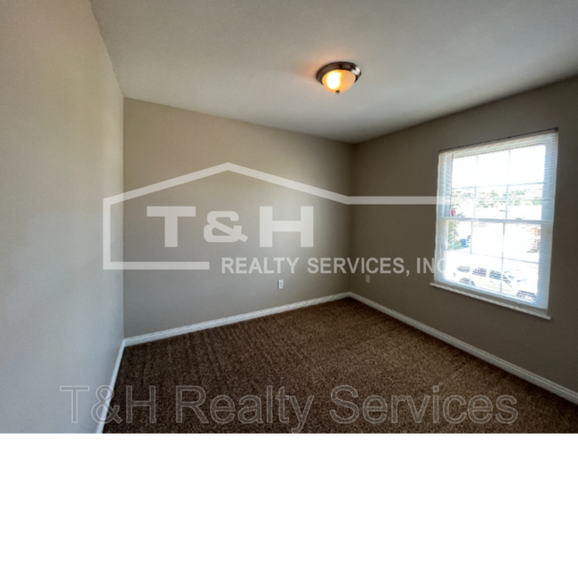 Building Photo - 2625 Braxton Dr