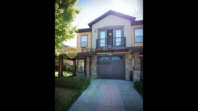 Foto del edificio - Incredible furnished townhome in Draper!