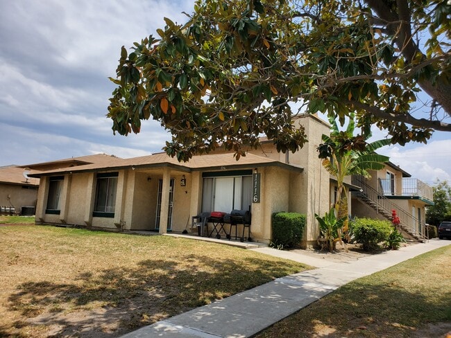 Building Photo - 1116 Oxford Dr