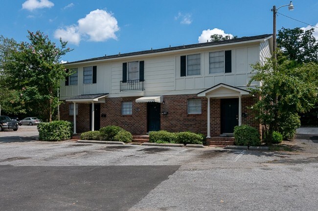 Exterior - 1430-1432 Aralia Dr