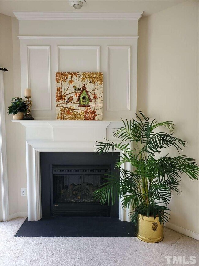 Foto del edificio - 410 Hickory Meadow Cir