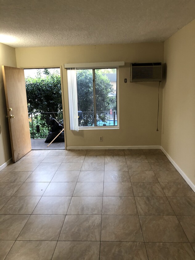 Primary Photo - 14534 Saticoy St