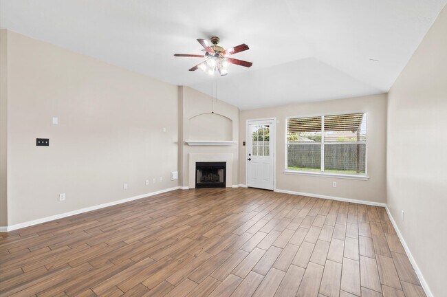Foto del edificio - 227 Mammoth Springs Ln