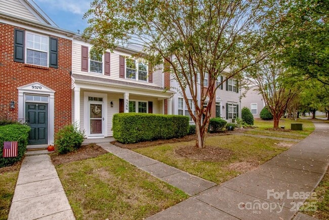 Building Photo - 9366 Greenheather Dr