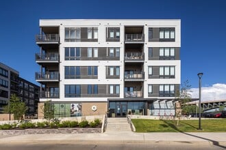 Building Photo - The Collins