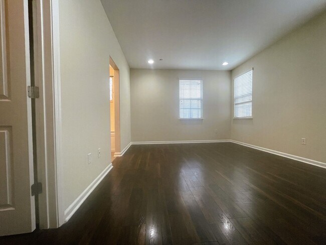 Foto del edificio - San Jose - 2 Bed, 2 Bath Condo Spacious San Jose Home in Convenient Location