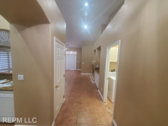 Building Photo - 2 br, 2 bath House - 2807 Altair St.
