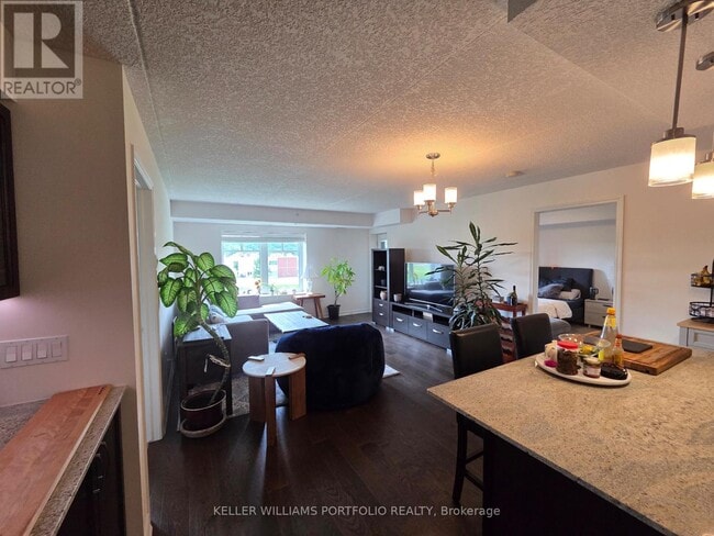 Building Photo - 776 Laurelwood Dr