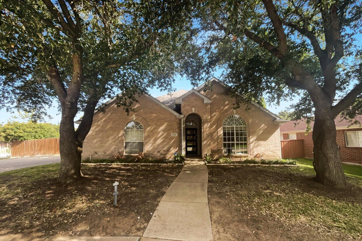 MOVE IN READY - MOVE IN READY