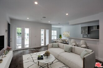 Building Photo - 1105 Alta Loma Rd