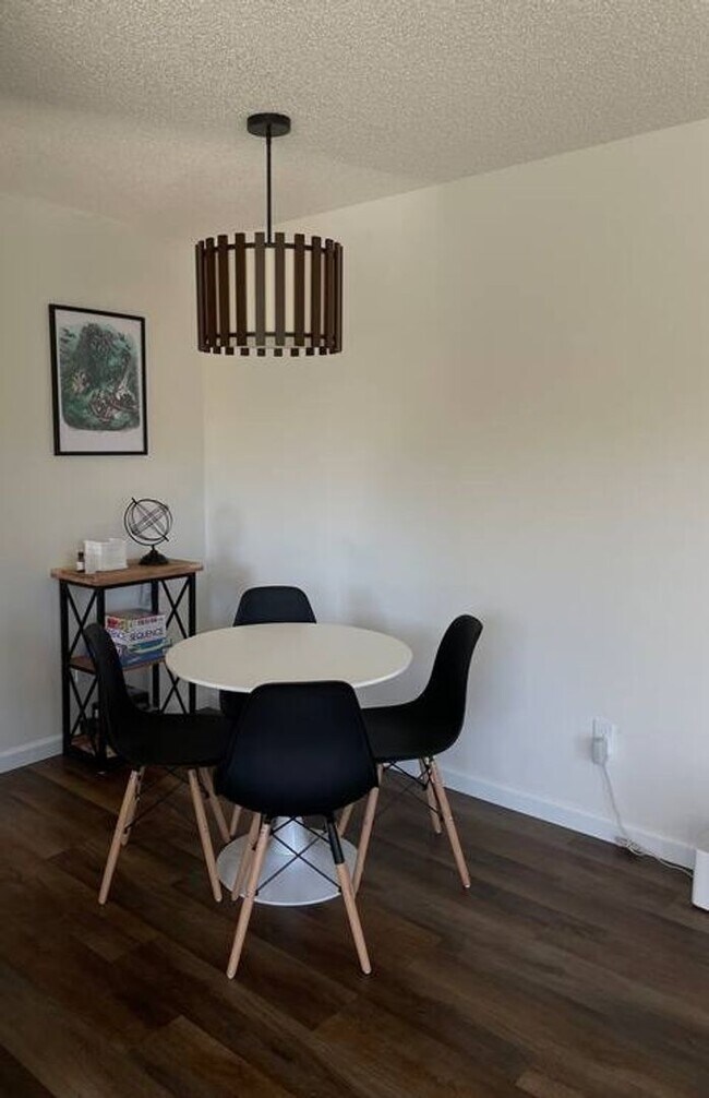 Foto del edificio - Waterfront Living Made Easy – Furnished 1-...