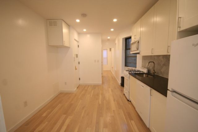 Primary Photo - 227 E 6th St