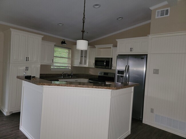 Foto del edificio - 10556 Rolling Pines Dr