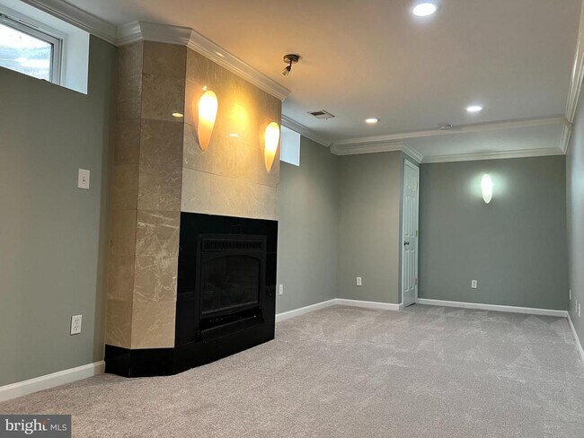 Building Photo - 6213 Sandlin Ct