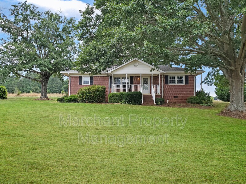 Primary Photo - 1367 Jonesville Rd