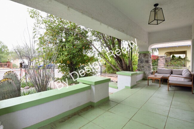 Foto del edificio - Charming Armory Park Bungalow with Private Off-Street Parking
