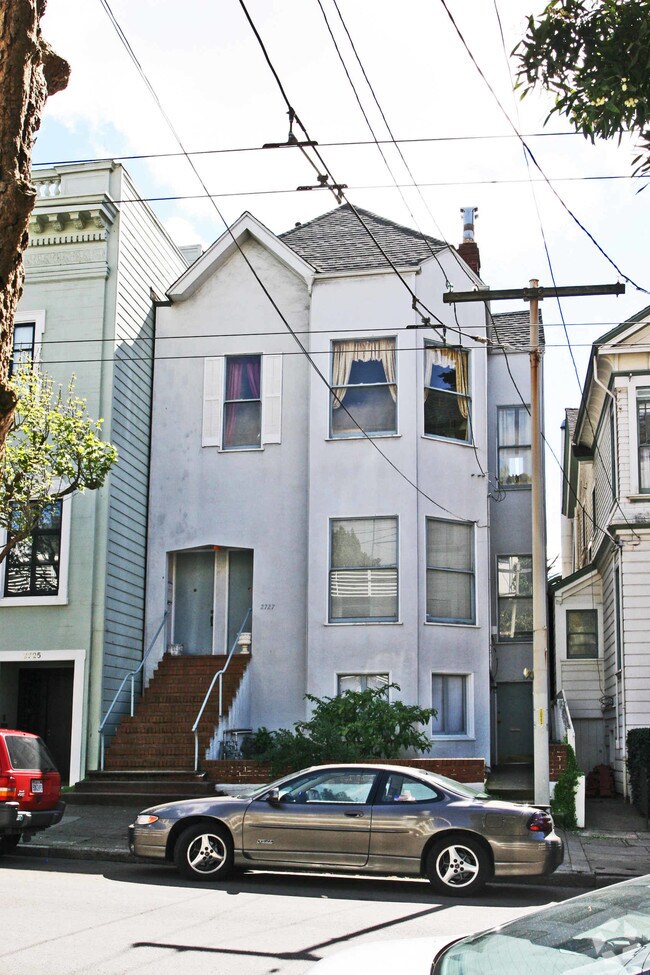 Building Photo - 2727 Jackson St