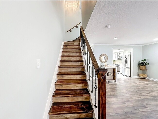 Building Photo - 1655 58th Terrace S