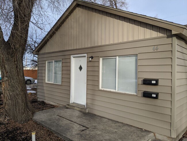 Building Photo - 44 W 2700 S