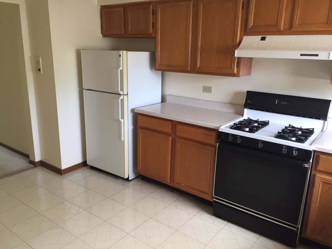Kitchen View 1 - 1532 N River W Ct