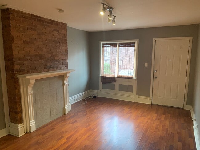 Building Photo - 3950-3952 Woolslayer