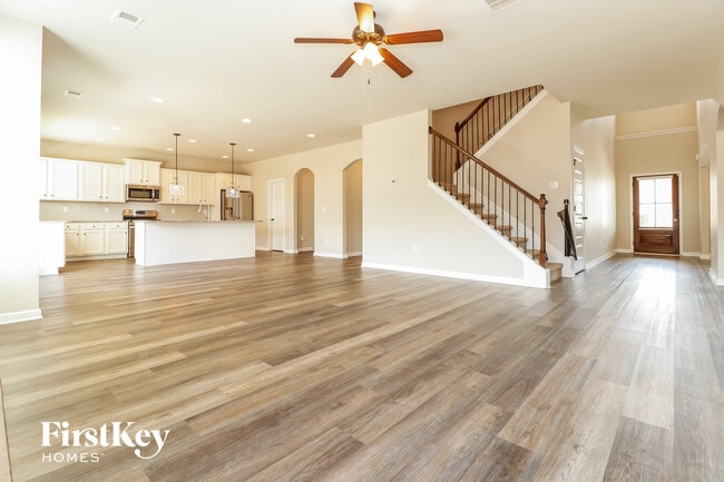 Building Photo - 225 Villa Grande Dr