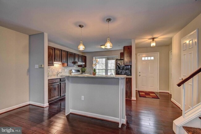 Building Photo - 7582 Blanford Ct