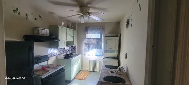 Foto del edificio - 0 N Linwood Ave