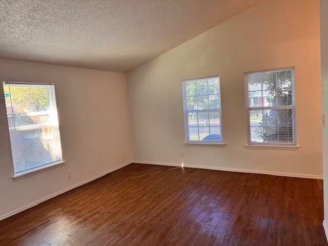 Foto del edificio - 309 Flournoy Dr