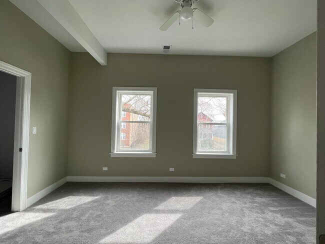 Building Photo - 6448 S St Lawrence Ave
