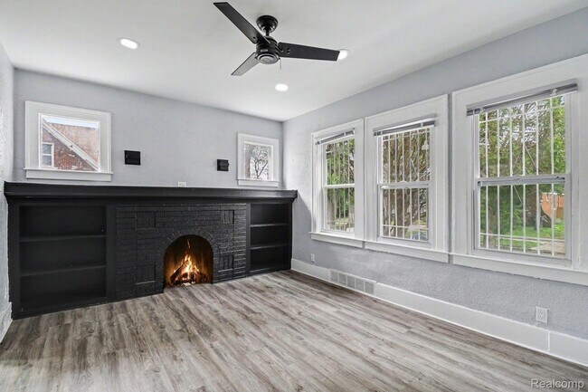 Foto del edificio - 5217 Lakeview St