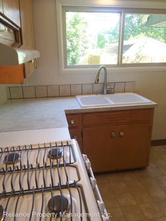 Foto del edificio - 3 br, 1 bath House - 3716 SE 16th