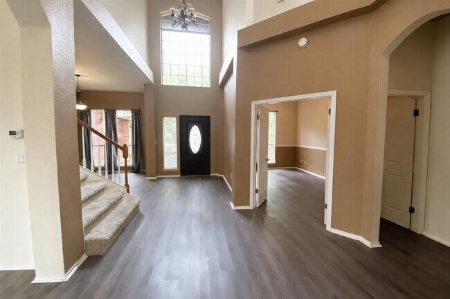 Foto del edificio - 1718 Bow Ridge Dr