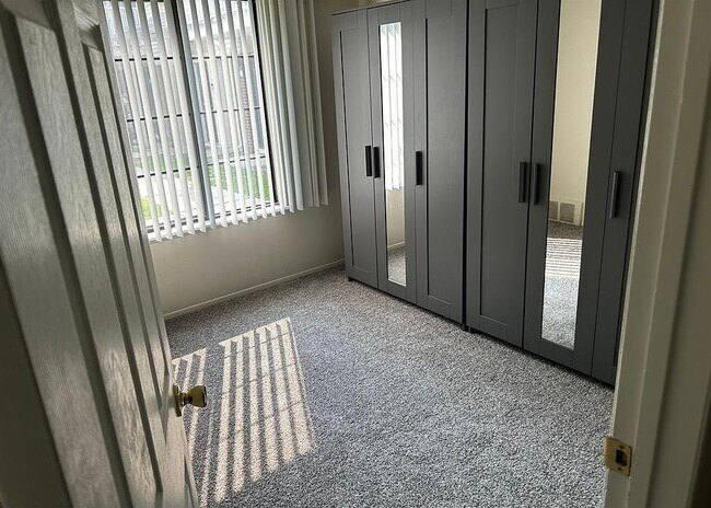 Foto del edificio - 7000 Foxthorn Dr