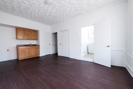 Interior Photo - 2235 E 71st St