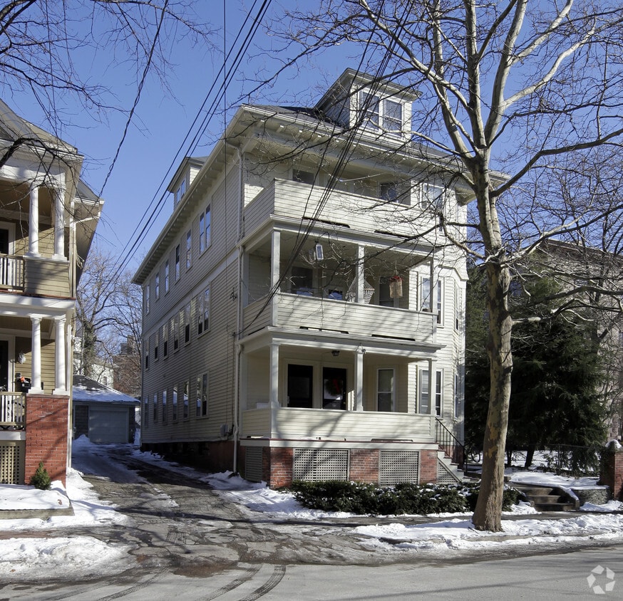 Building Photo - 377 Benefit St