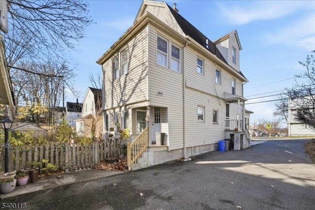 Foto del edificio - 30 Central Ave