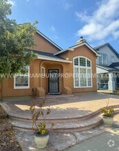 Building Photo - 1629 Beacon Hill Dr